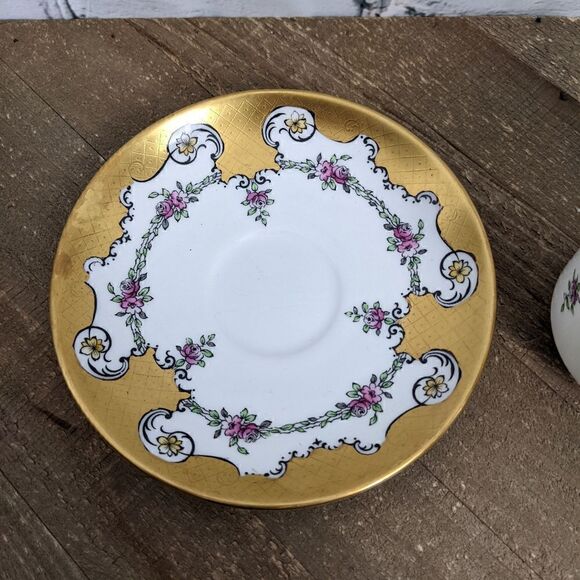 Coalport Teacup and saucer Batwing Full gold Excellent condition - Picture 5 of 7